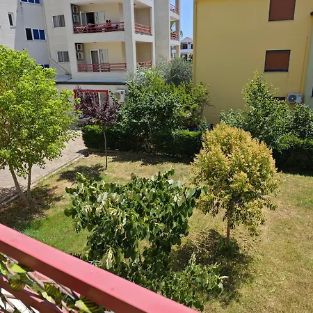 E&e Mali I Robit Apartment *